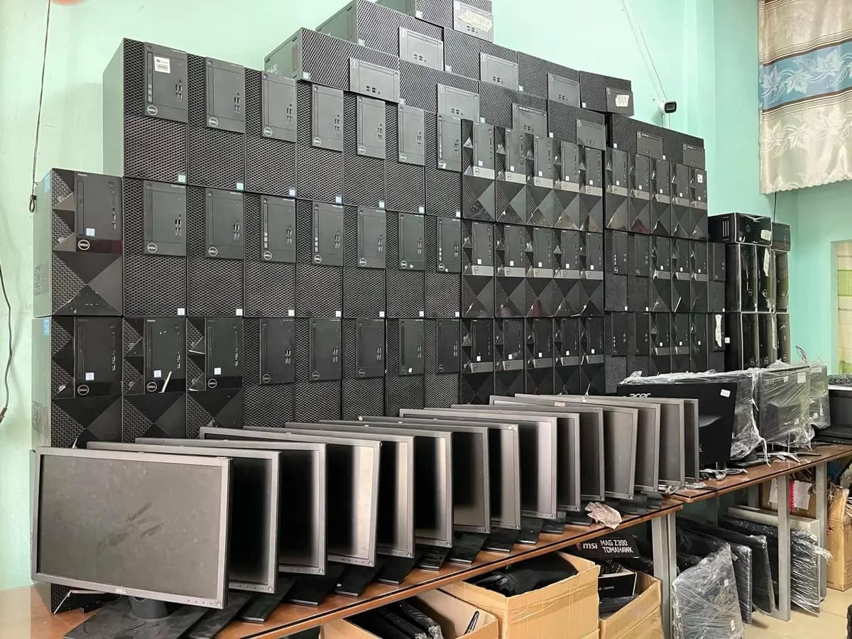 Kho case PC và màn hình cũ đã thu mua