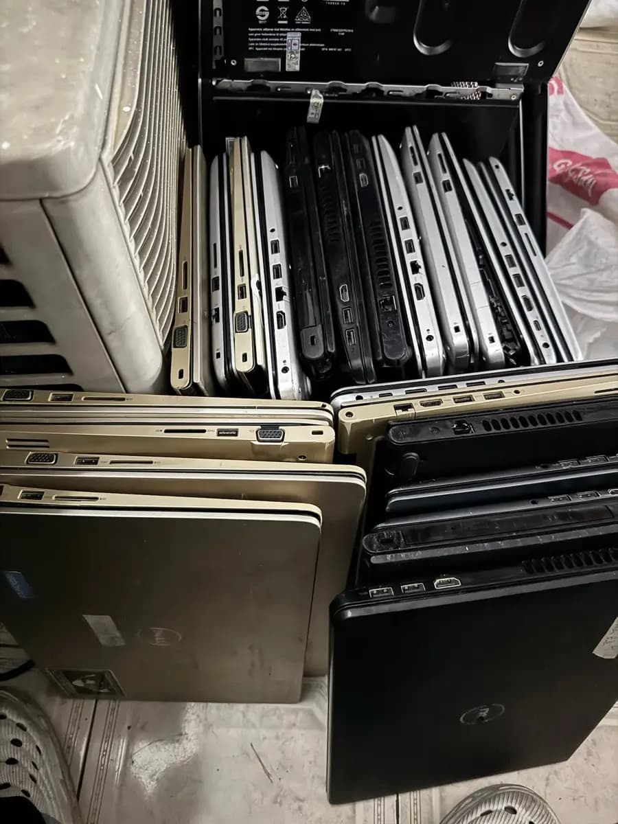 Lô laptop cũ thu mua từ văn phòng